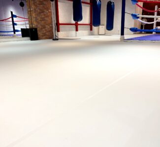 膝を痛めにくいターポリンシート抗菌済み